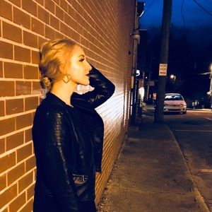 Meet your Posher, Leah